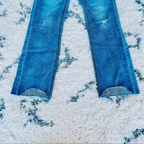 High Waist Stretchy Straight-legged Jeans - Picture 2 of 4